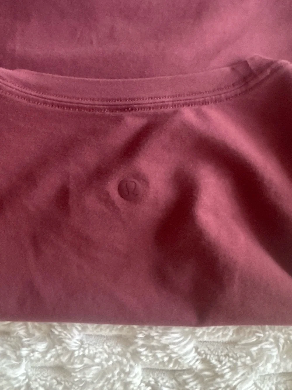 lululemon athletica curved hem Short Sleeve Tee in Burgundy - Picture 2 of 2